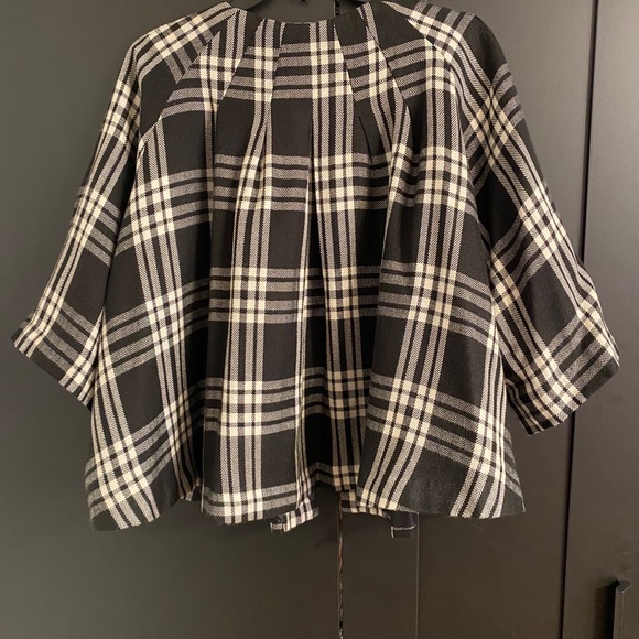 Black and white swing blouse - Picture 2 of 2